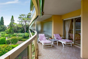 Spacious 2br with terrace and swimming pool near the sea in Nice Welkeys